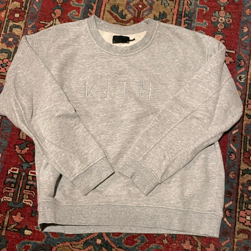 Kith women’s crew neck sweatshirt box fit very soft size small/ medium